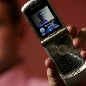 Motorola перевыпустит культовую раскладушку RAZR