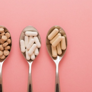 Инструкция: в какое время дня лучше принимать витамины