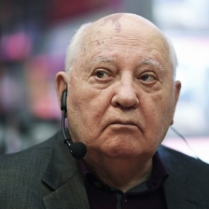 Горбачев предсказал России новую ядерную гонку с США