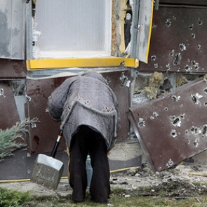 Украинская армия начала массированный обстрел Донбасса