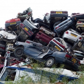 Что выгоднее: официально утилизировать автомобиль или сдать его в металлолом?