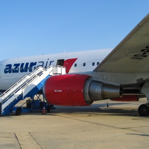 Летевший на Пхукет самолет с красноярскими туристами внезапно посадили в Китае. Ростуризм назвал причину