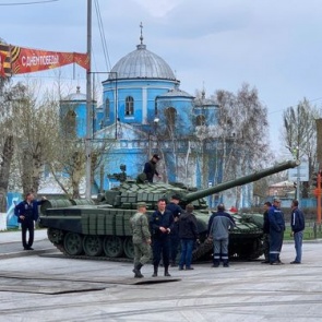 9 Мая: Впервые в Ачинск прибыла военная боевая техника