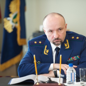 В Красноярском крае амнистированный десантник прострелил ноги знакомому и отправился в колонию