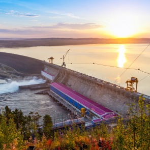 Богучанская ГЭС работает в режиме навигации