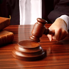 В Канске двоих мужчин и их подельницу подозревают в афере с маткапиталом