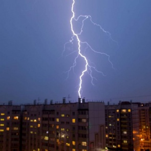 Жителей Красноярского края пугают грозами и ливнями, после которых придет прохлада