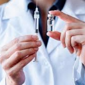 Красноярцев предупредили о смертельно опасной для младенцев инфекции. Прививки нужны и взрослым