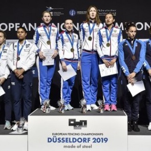 Сборная России с отрывом выиграла общекомандный зачет ЧЕ по фехтованию