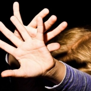 Вожатого лагеря под Красноярском отправят в колонию на 12 лет за насилие над тремя девочками