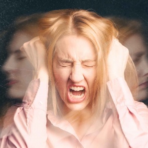 6 психических расстройств, симптомы которых могут счесть капризами