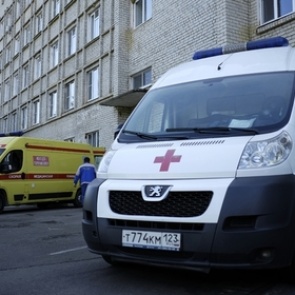 С завтрашнего дня станут жёстче наказывать за отказ пропустить машину скорой помощи