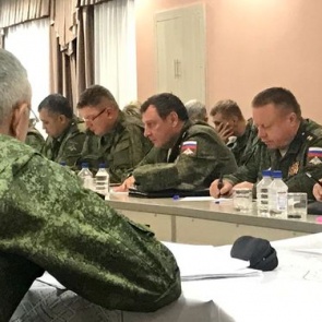 Заместитель Министра обороны Дмитрий Булгаков прибыл к месту ликвидации возгорания склада