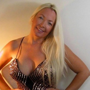 «Вечно молодая» 50-летняя модель назвала секретом своей внешности одиночество 3