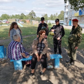 Полиция показала, как охраняет Каменку после взрывов