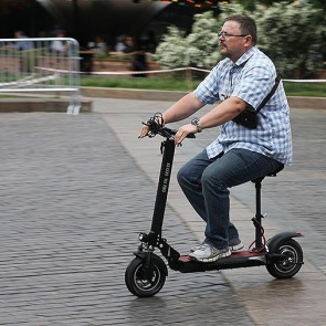 АВТО В Госдуме предложили внести электросамокаты и гироскутеры в ПДД