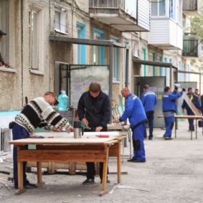 Подразделения Министерства обороны продолжают восстановительные работы в жилом секторе Каменки