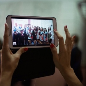 Российских школьников захотели лишить смартфонов