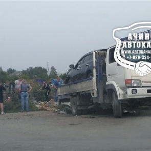 Лихач на кроссовере разворотил могилы в Ачинске