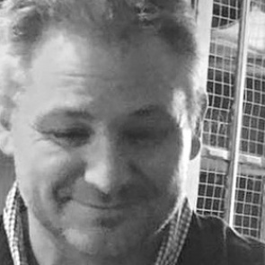 Тренер отпраздновал победу на поле и умер