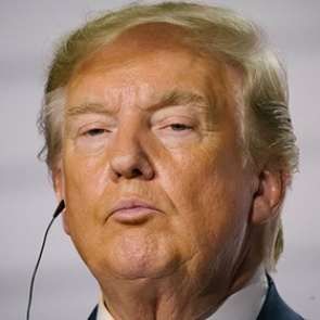 Трамп отменил поездку в Польшу на годовщину Второй мировой войны