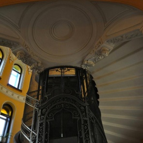 Жители российского дома ввели плату за вход в свой подъезд