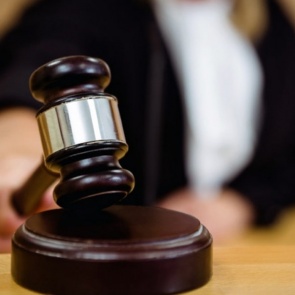 Новосибирец требовал с кемеровской клиники 1,5 миллиона за ложный диагноз ВИЧ. Отсудил только 10 тысяч