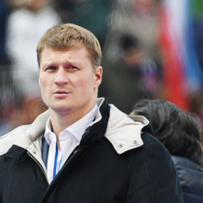 Поветкин отреагировал на отказ Усика драться с россиянами