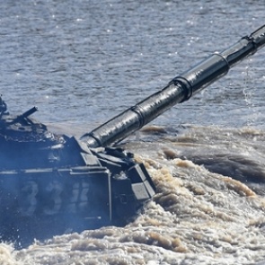 Российский солдат-контрактник утонул во время учений на танке