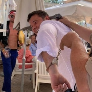 На главу Офиса Зеленского надели наручники