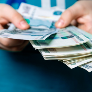 Нерадивый алиментщик из Шушенского выплатил полумиллионный долг сыну из-за желания отдохнуть за границей