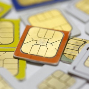 Российские операторы начнут распознавать абонентов по лицу и голосу