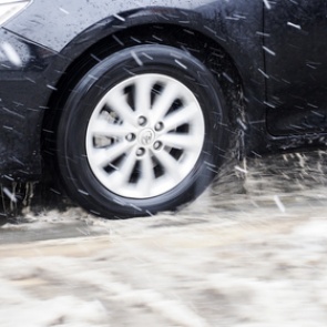 В России предложили по-новому бороться со снегом на дорогах