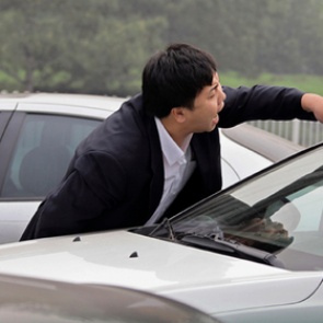 Мужчина пытался скрыться от супруга любовницы и сел в тюрьму