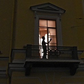 Пойман первый нарушитель «закона о курении на балконах»