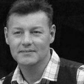 Гость на свадьбе съел горячий рыбный пирог и умер