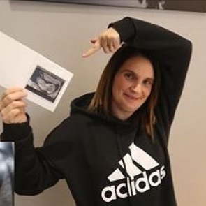 Женщина пообещала не рожать и забеременела 22-м ребенком