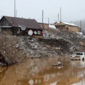Задержанные по делу о прорыве дамбы в Красноярском крае хотят выйти из-под ареста