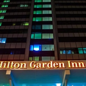 В красноярском отеле Hilton из-за задымления эвакуировали 100 человек