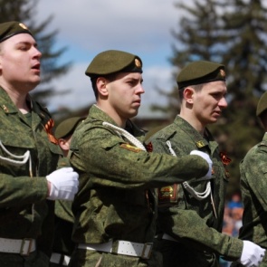 Красноярские срочники жаловались родителям на часть в Забайкалье, где парень расстрелял восьмерых