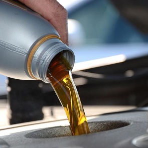 Почему не надо «промывать» двигатель перед заменой масла