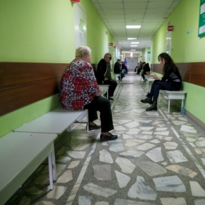 Врачи краевой больницы обнаружили у пожилой пациентки редкий рак слюнной железы и вылечили ее