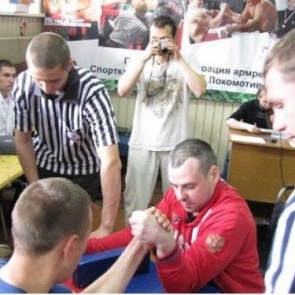 Краевой чемпионат по армрестлингу: ачинские спортсмены-адаптивники в тройке победителей