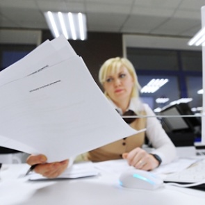 Госорганы перестанут принимать россиян к 2024 году