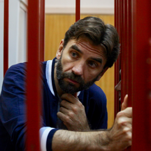 Через счета бывшего российского министра прошел почти миллиард долларов