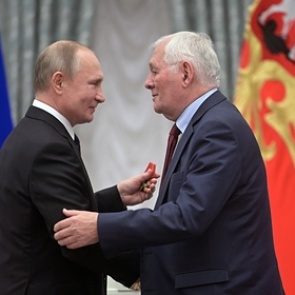 Путину пожаловались на «опущенных ниже плинтуса врачей»