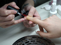 Исследователи назвали маникюрные салоны "раковой бомбой"