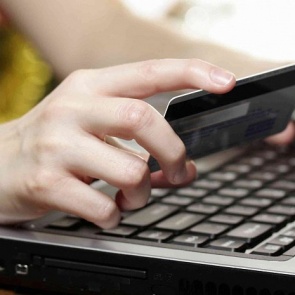 Жадная жительница Железногорска за 4 месяца перевела мошенникам почти 800 тысяч рублей