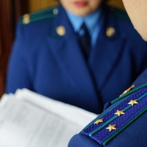 Чиновник в Красноярском крае очень хотел ездить на «Ниве». Но это не понравилось прокуратурем