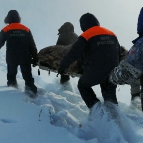 Спасатели вынесли из тувинской тайги сборщика дикоросов с обмороженными ногами